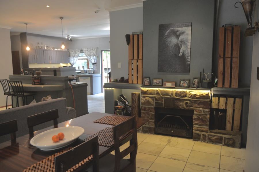 3 Bedroom Property for Sale in Sandbaai Western Cape